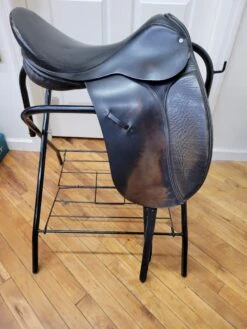 N/A Blue Ribbon Dressage 18" R -Amigo Sales Store 11815