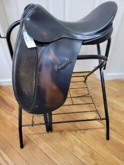 N/A Blue Ribbon Dressage 18" R -Amigo Sales Store 11822