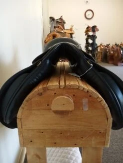 N/A SDL Dressage 18" MW -Amigo Sales Store img 20230920 112712