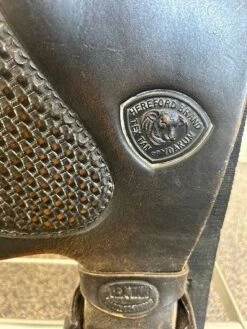 Textan Hereford 16" Semi QH -Amigo Sales Store img 3928 1